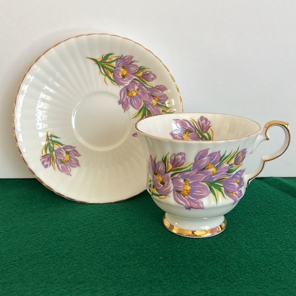 Fine Bone China Tea Cup Royal Windsor - Prairie Crocus - Picture 4 of 6